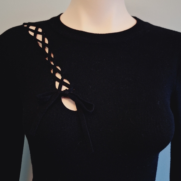 2️⃣9️⃣/4️⃣ Black knits long sleeve slit lace tie top - Picture 3 of 6